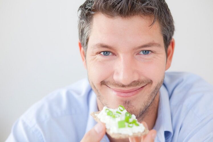 man eats healthy foods for potency
